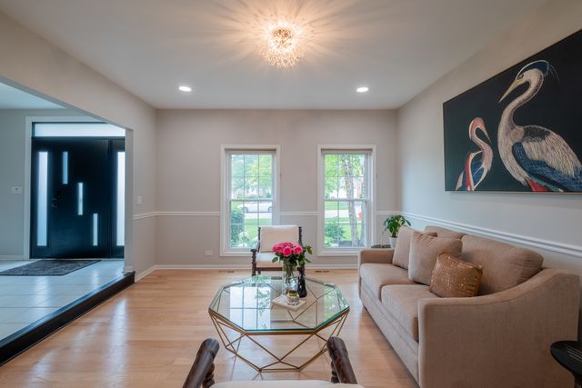4527 Hatch Lane, Lisle, IL 60532