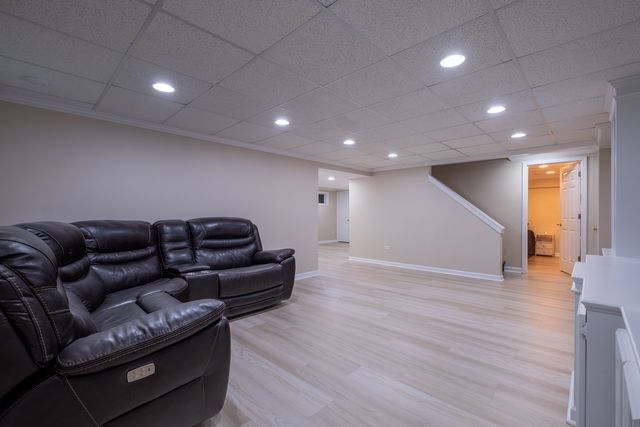 4527 Hatch Lane, Lisle, IL 60532