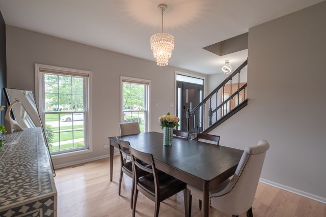 4527 Hatch Lane, Lisle, IL 60532