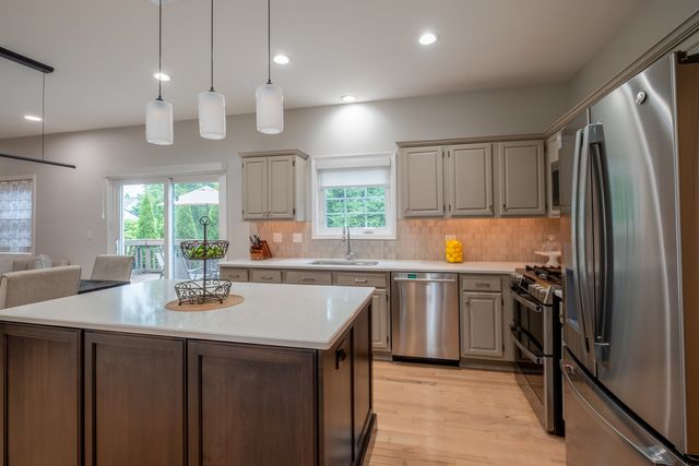4527 Hatch Lane, Lisle, IL 60532