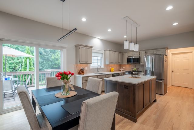 4527 Hatch Lane, Lisle, IL 60532