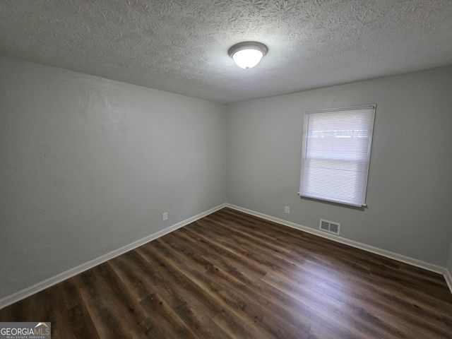 724 Country Club Dr, Monroe, GA 30655