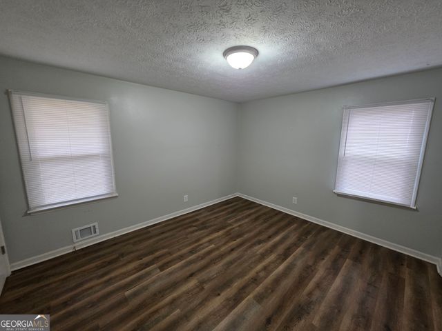 724 Country Club Dr, Monroe, GA 30655