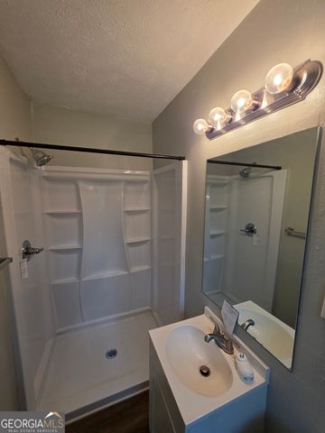 724 Country Club Dr, Monroe, GA 30655