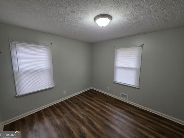 724 Country Club Dr, Monroe, GA 30655