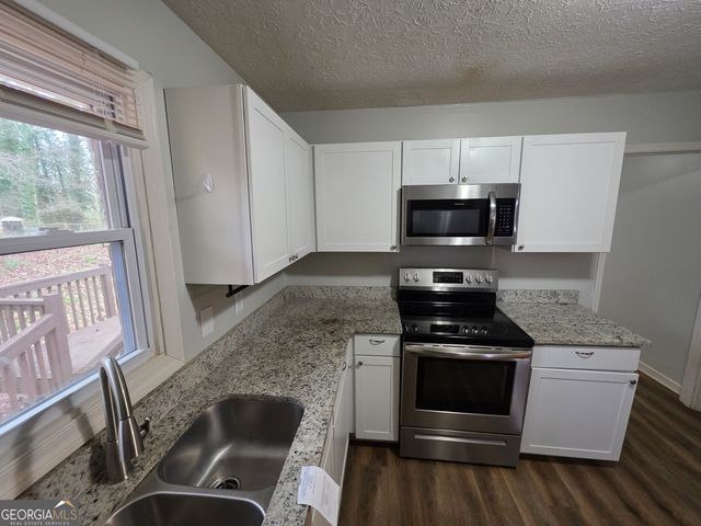 724 Country Club Dr, Monroe, GA 30655