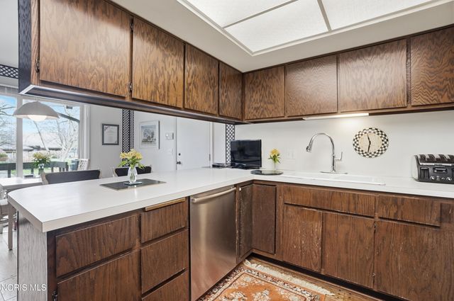 29633 Shelbourne Road, Perrysburg, OH 43551