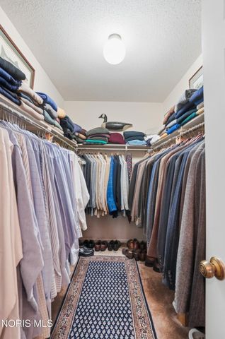 29633 Shelbourne Road, Perrysburg, OH 43551