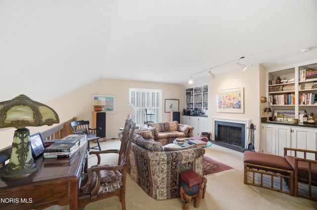 29633 Shelbourne Road, Perrysburg, OH 43551