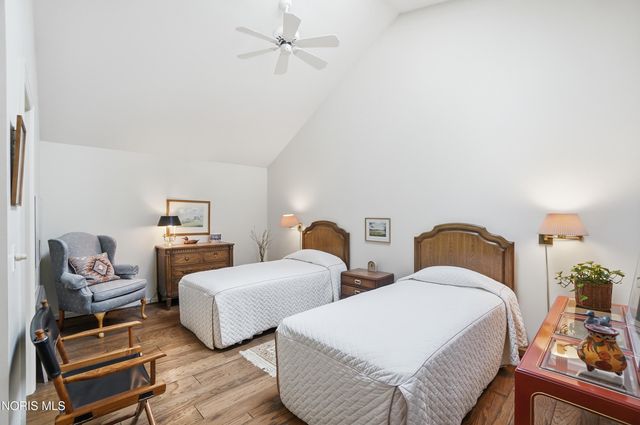 29633 Shelbourne Road, Perrysburg, OH 43551