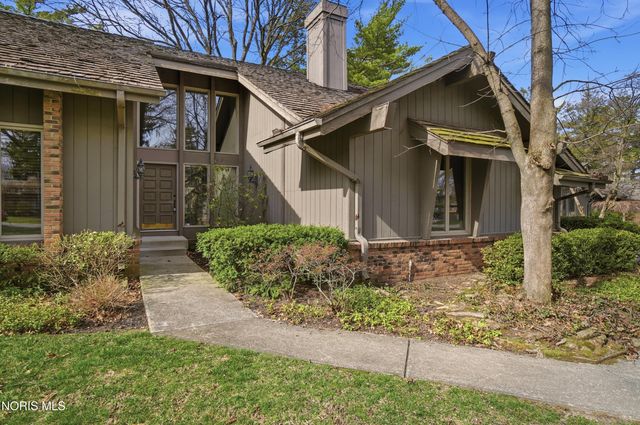 29633 Shelbourne Road, Perrysburg, OH 43551