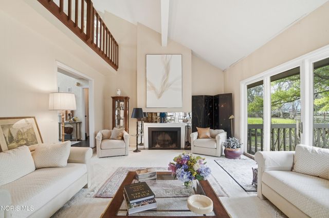 29633 Shelbourne Road, Perrysburg, OH 43551