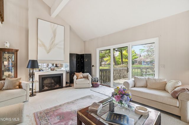 29633 Shelbourne Road, Perrysburg, OH 43551