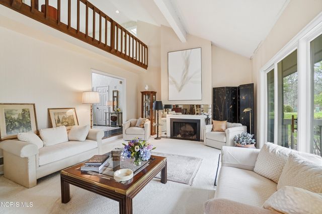 29633 Shelbourne Road, Perrysburg, OH 43551