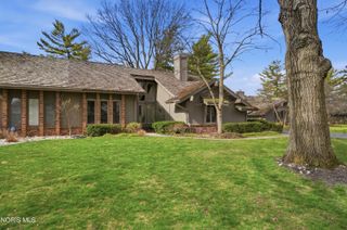 29633 Shelbourne Road, Perrysburg, OH 43551