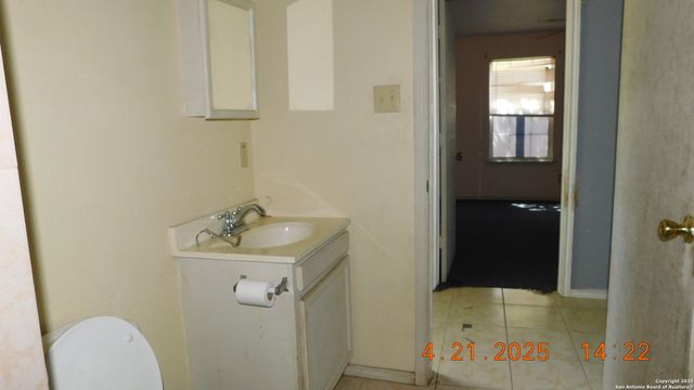1550 Sea Island, San Antonio, TX 78264