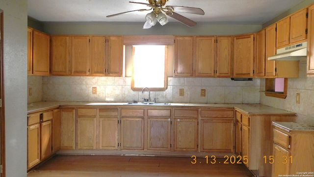 1550 Sea Island, San Antonio, TX 78264