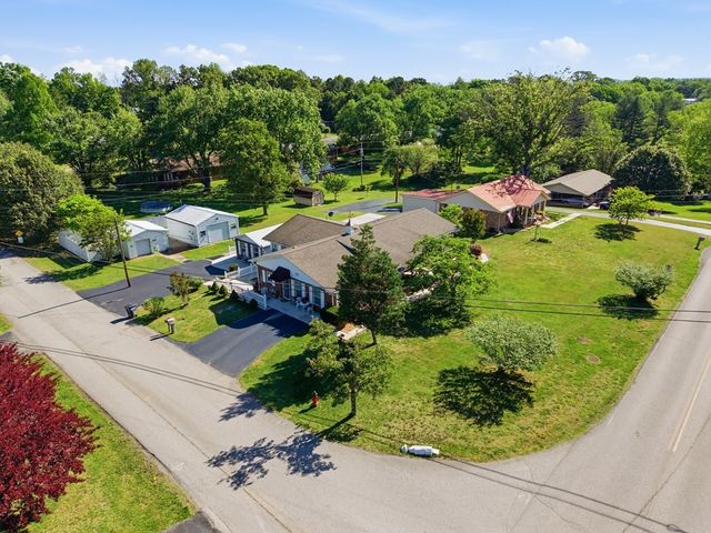 418 Kenway St, Cookeville, TN 38501