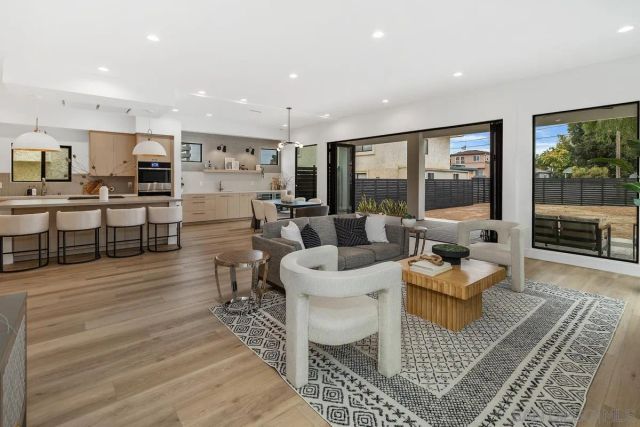 1826 Galveston St, San Diego, CA 92110