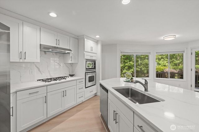 10618 176TH Court NE, Redmond, WA 98052