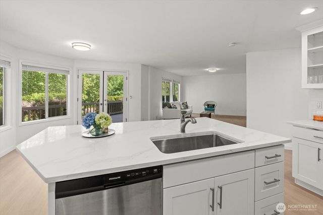 10618 176TH Court NE, Redmond, WA 98052