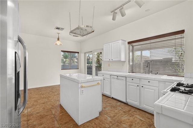 8521 Gold Flash Avenue, Las Vegas, NV 89129