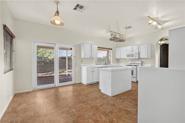 8521 Gold Flash Avenue, Las Vegas, NV 89129