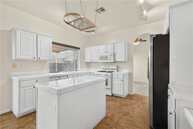 8521 Gold Flash Avenue, Las Vegas, NV 89129