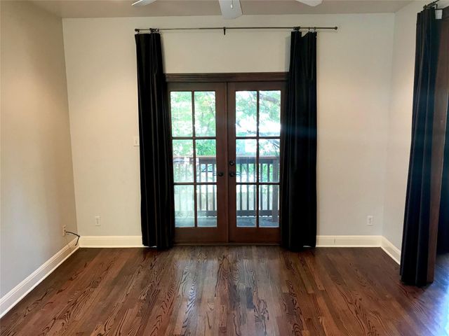 915 E 39th ST B, Austin, TX 78751