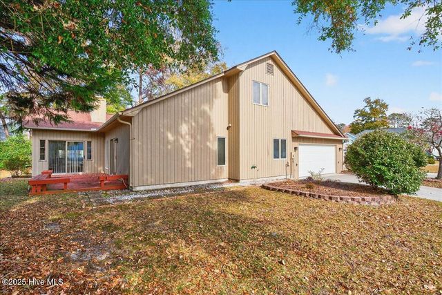 1618 Woodland Court SW, Ocean Isle Beach, NC 28469