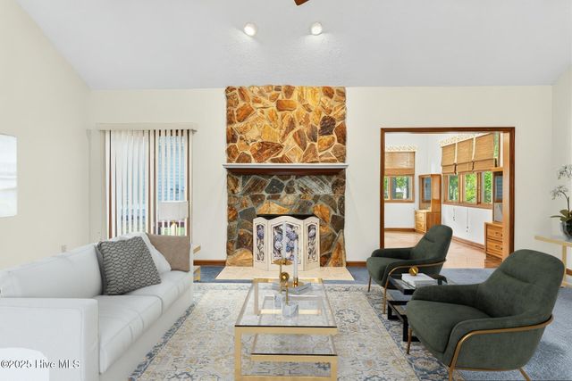 1618 Woodland Court SW, Ocean Isle Beach, NC 28469