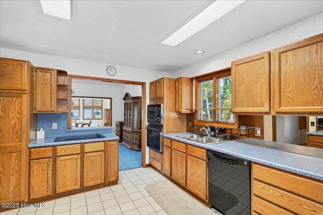 1618 Woodland Court SW, Ocean Isle Beach, NC 28469