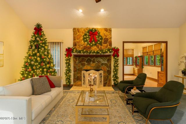 1618 Woodland Court SW, Ocean Isle Beach, NC 28469