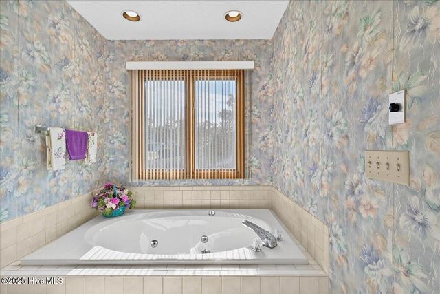 1618 Woodland Court SW, Ocean Isle Beach, NC 28469