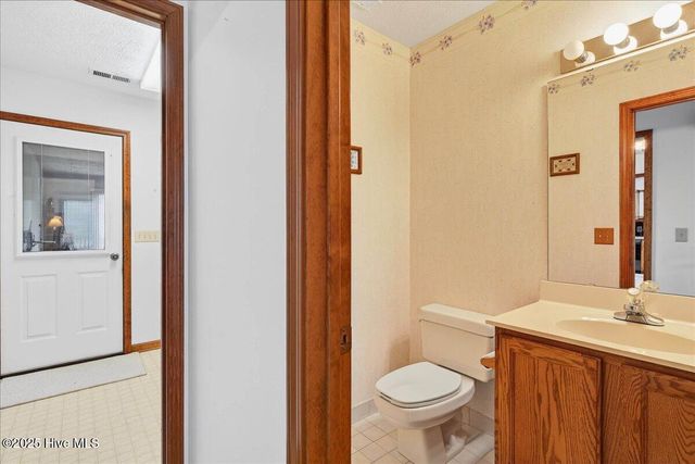 1618 Woodland Court SW, Ocean Isle Beach, NC 28469