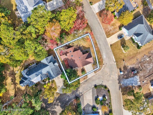 1618 Woodland Court SW, Ocean Isle Beach, NC 28469