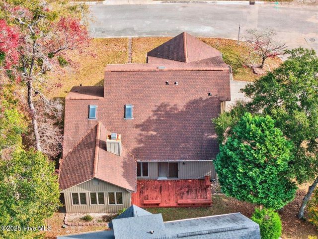 1618 Woodland Court SW, Ocean Isle Beach, NC 28469