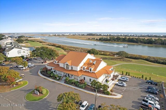 1618 Woodland Court SW, Ocean Isle Beach, NC 28469