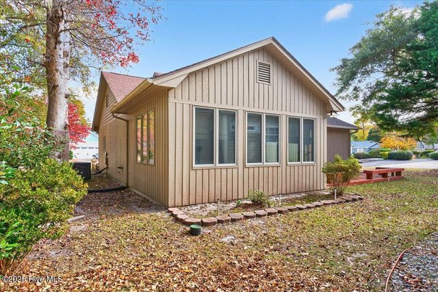 1618 Woodland Court SW, Ocean Isle Beach, NC 28469