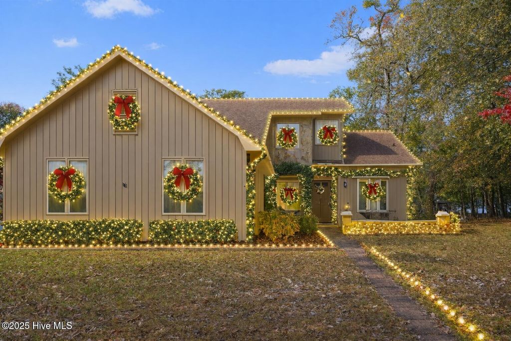 1618 Woodland Court SW, Ocean Isle Beach, NC 28469