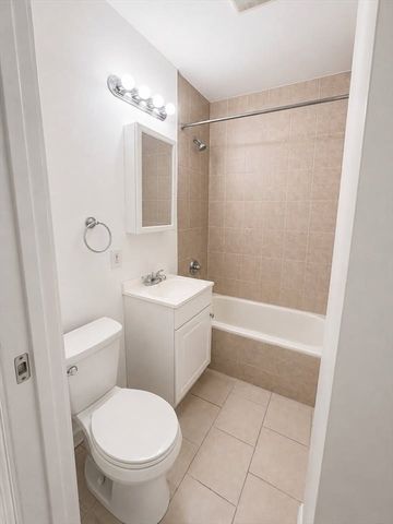 10 Yeamans St 29, Revere, MA 02151