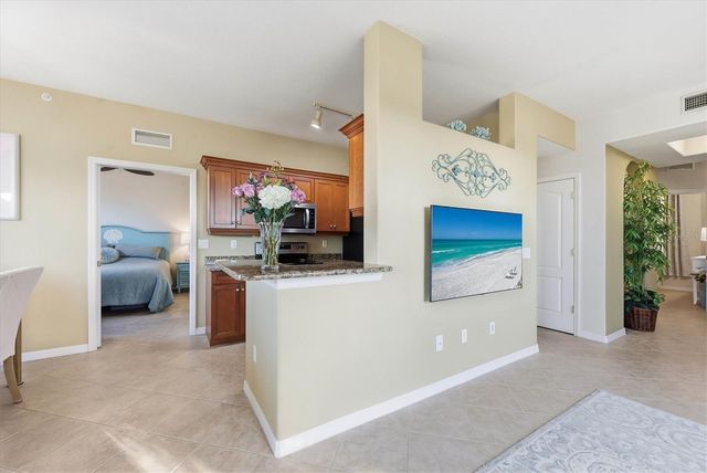 980 COOPER STREET 201, Venice, FL 34285