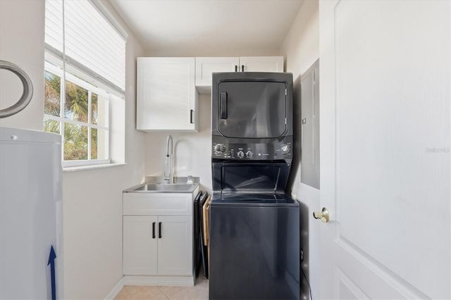 980 COOPER STREET 201, Venice, FL 34285