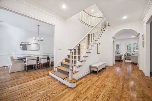 435 Prestwick Court, Houston, TX 77057