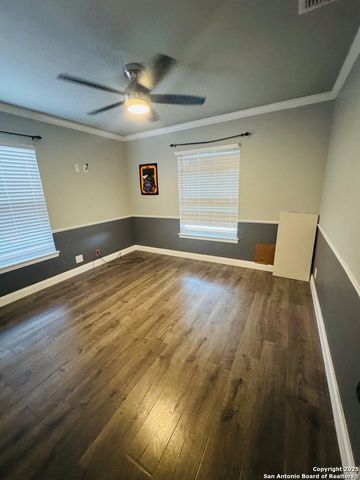 335 Pinewood Lane, San Antonio, TX 78216
