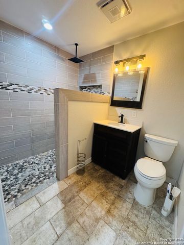 335 Pinewood Lane, San Antonio, TX 78216