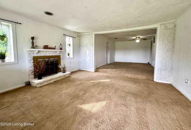 7520 Saint Andrews Church Rd, Louisville, KY 40214