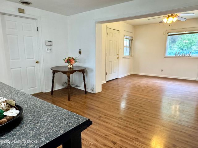 7520 Saint Andrews Church Rd, Louisville, KY 40214