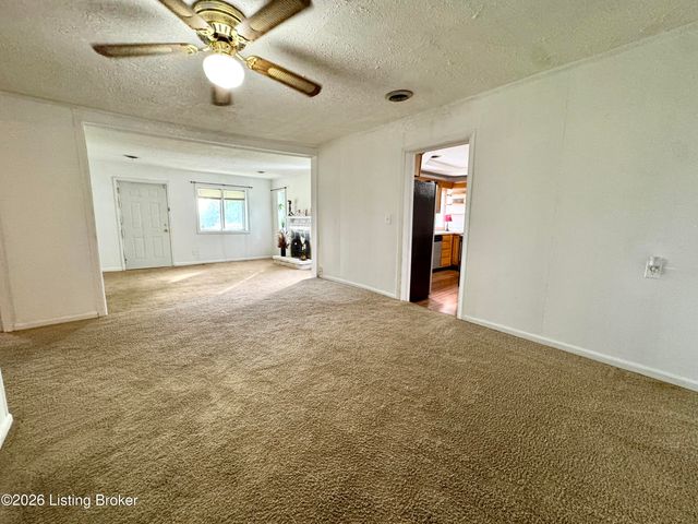 7520 Saint Andrews Church Rd, Louisville, KY 40214