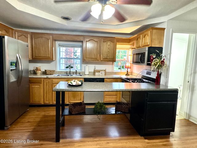 7520 Saint Andrews Church Rd, Louisville, KY 40214